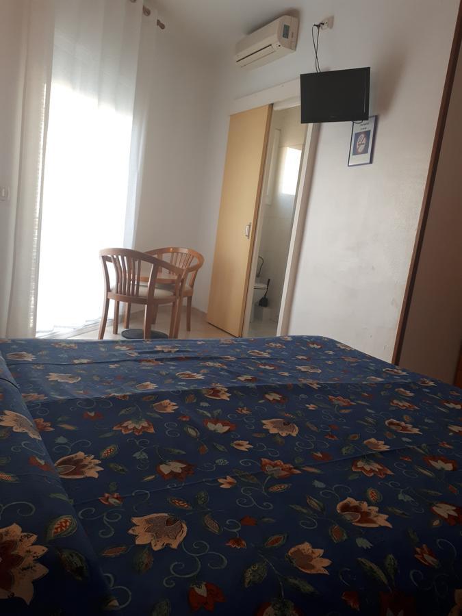 Hostal Margarita Pineda de Mar Esterno foto