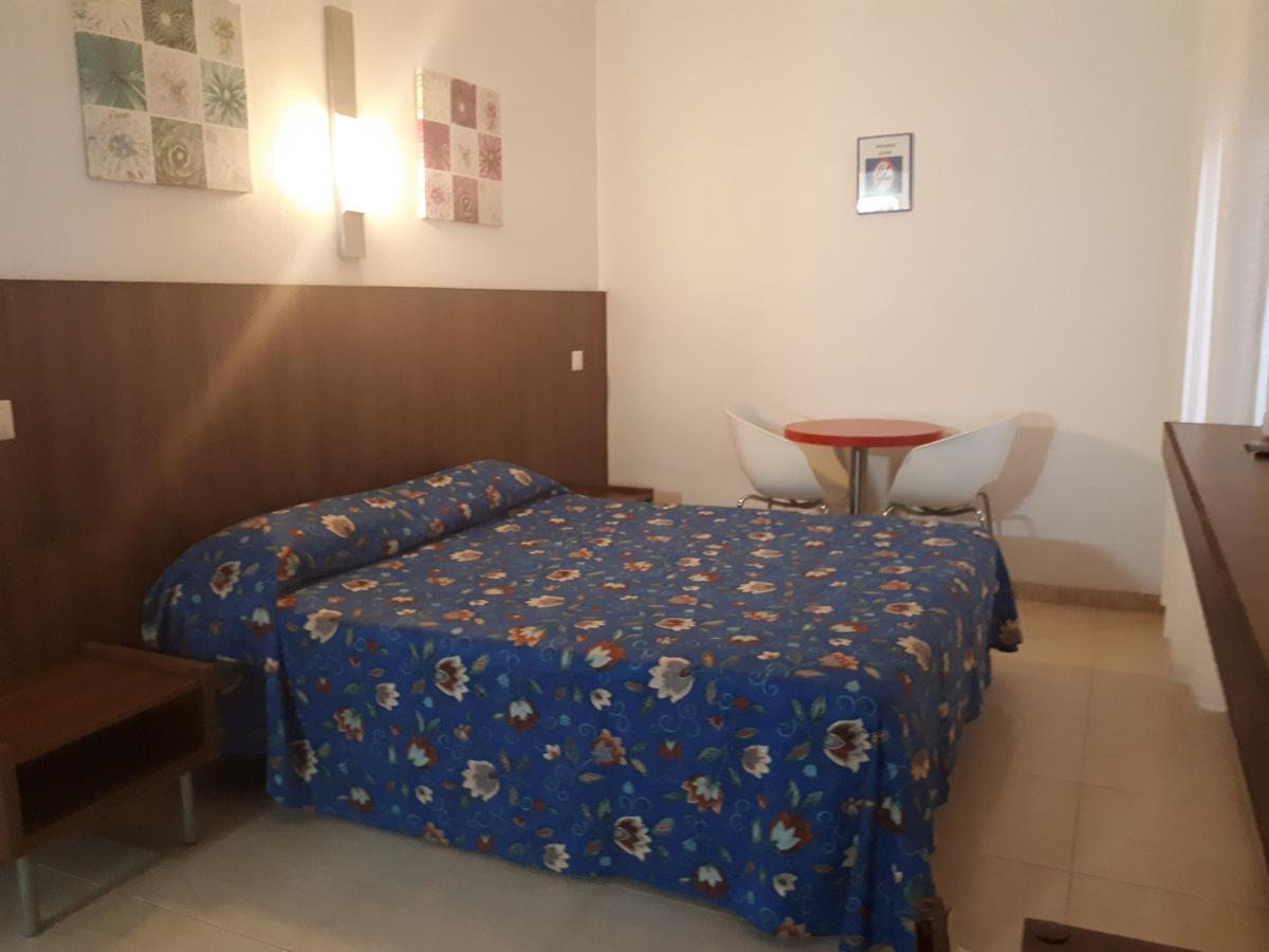 Hostal Margarita Pineda de Mar Esterno foto