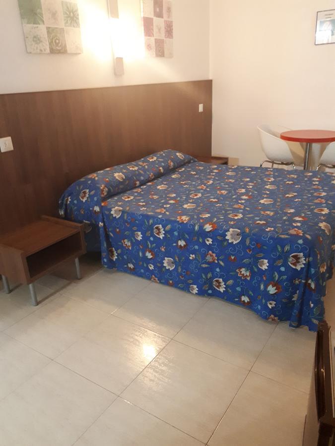 Hostal Margarita Pineda de Mar Esterno foto