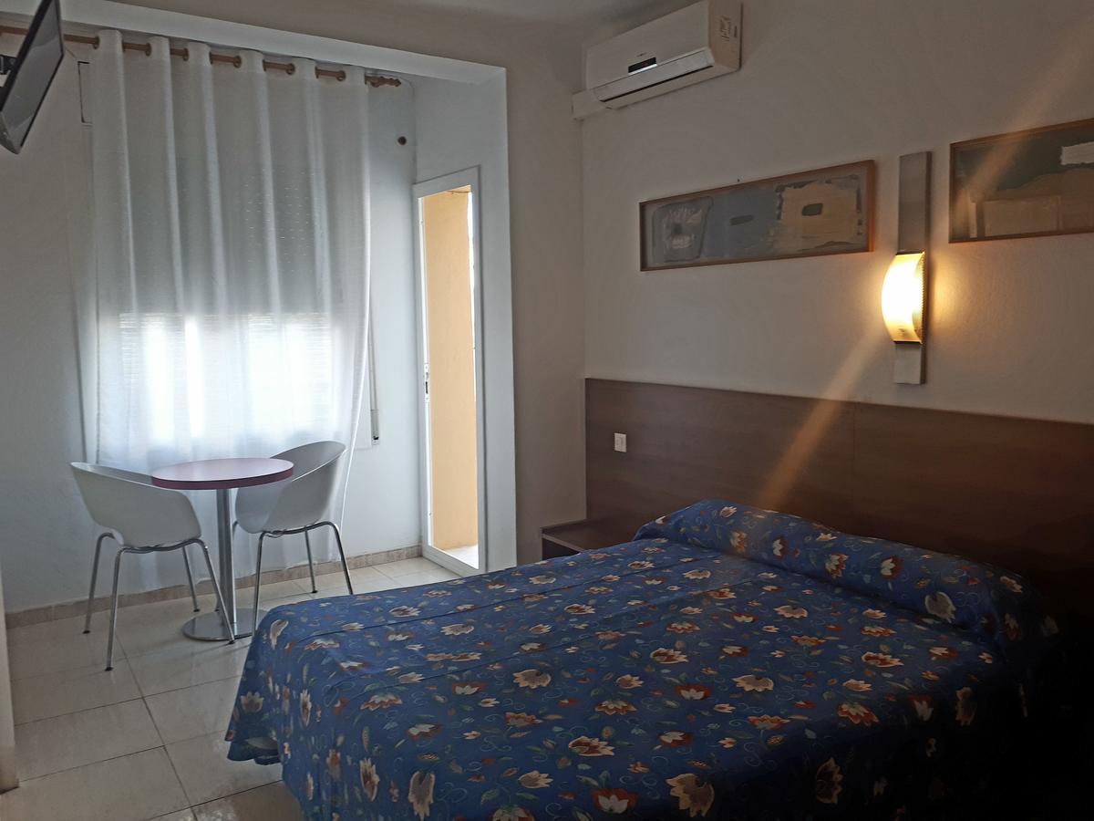 Hostal Margarita Pineda de Mar Esterno foto