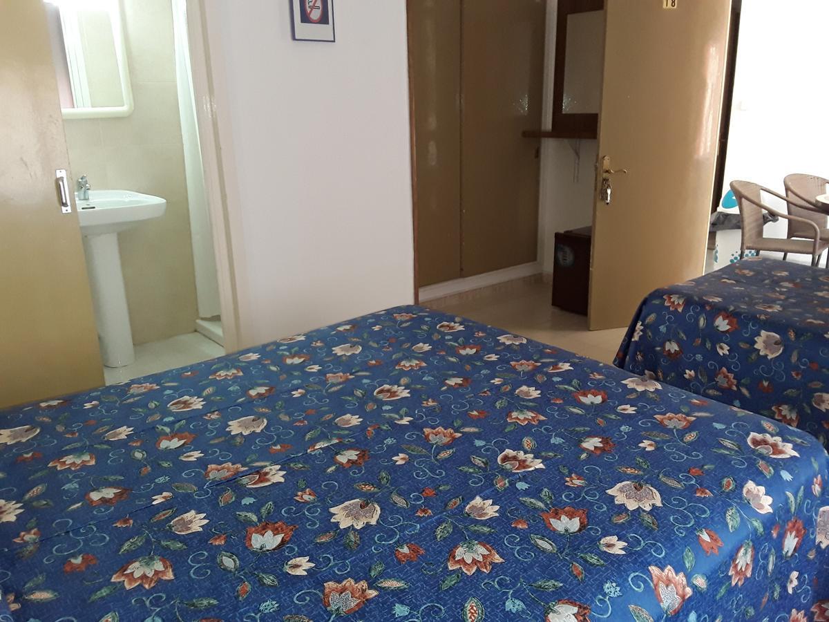 Hostal Margarita Pineda de Mar Esterno foto