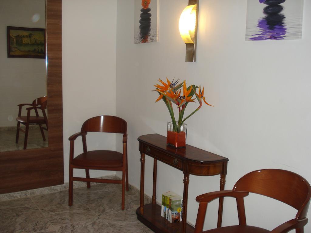 Hostal Margarita Pineda de Mar Esterno foto